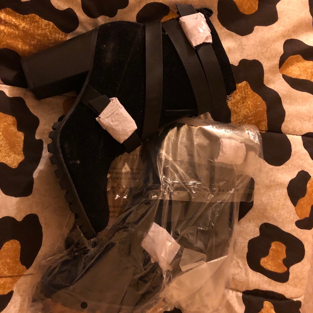 Suede wedge hill narrow bootie